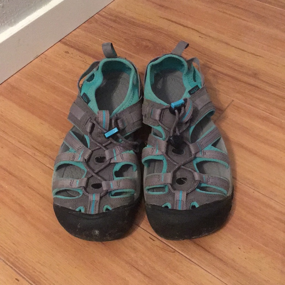 Keen women’s Water Sandals size 8.5